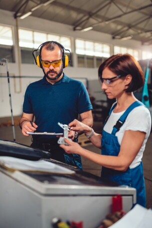 Einsteller von Bearbeitungsmaschinen/Anlagen (m/w/d), 1. Bild